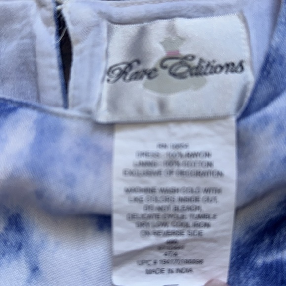 Rare edition, blue and white tie-dye size 4T - Picture 2 of 3